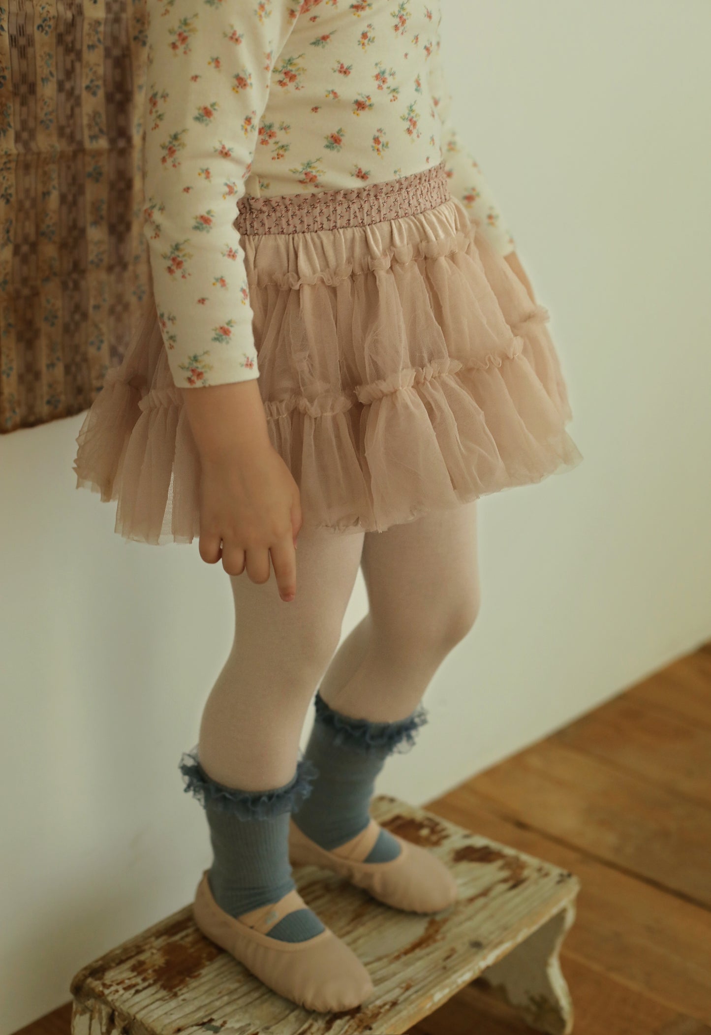 Roche Skirt with Tights, Rose Beige