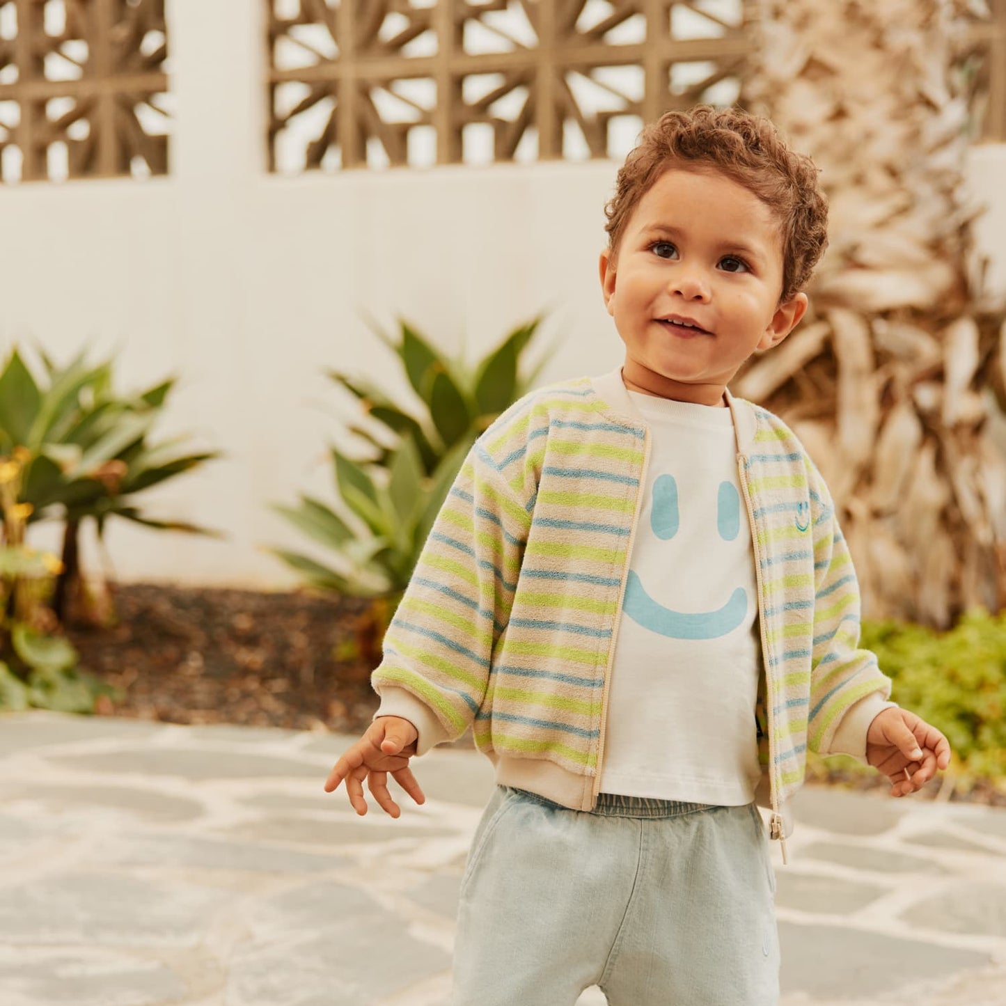 Dazzle, Pistacia Stream