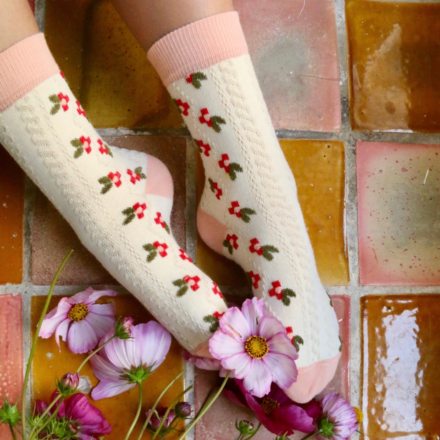 Farandole Socks, Pink
