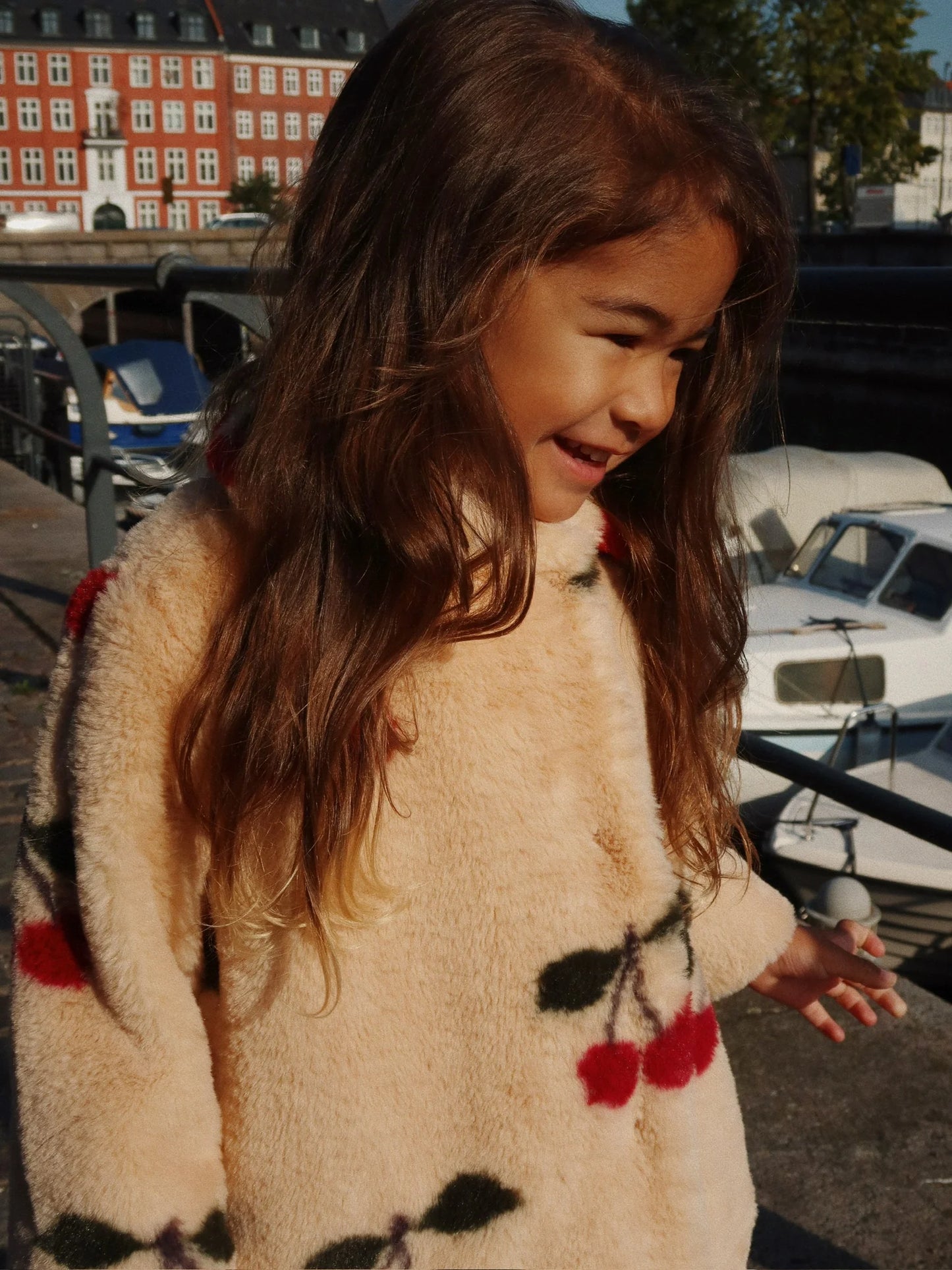 Fuzzie Coat, Ma Grande Cerise