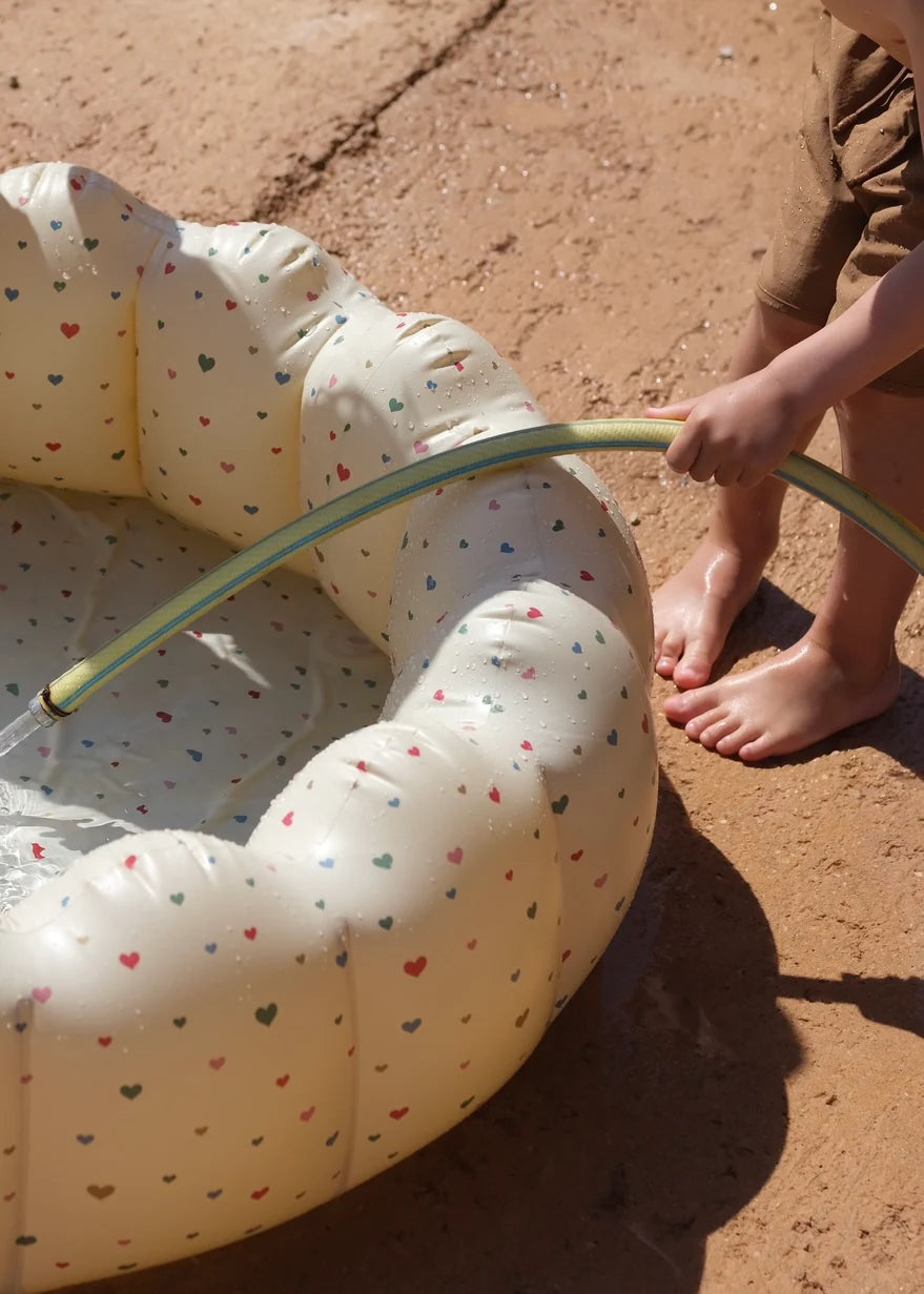 Small Shell Pool, Multi Hearts