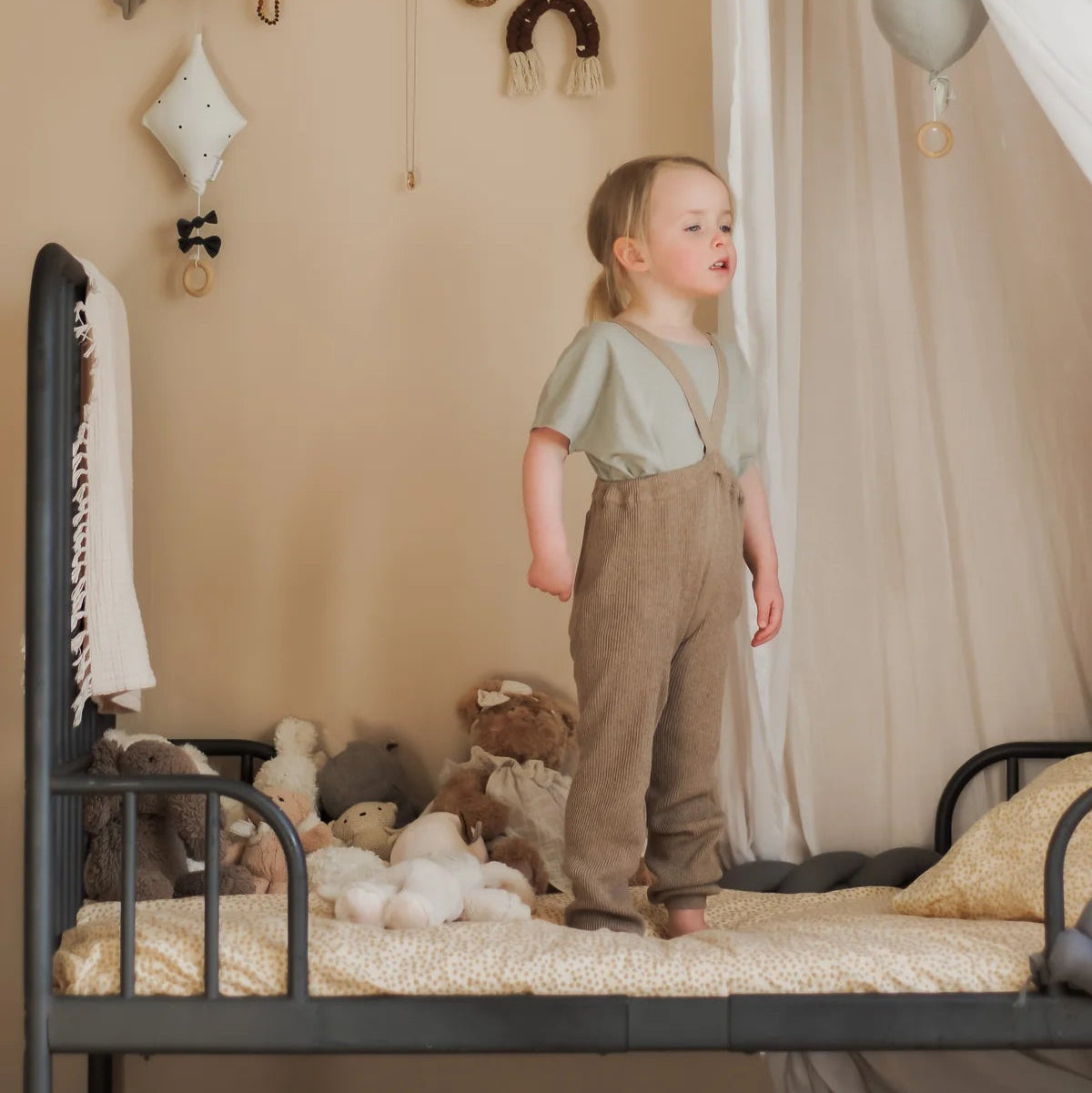 Silly Silas Roomy Footless Tights, Peanut Blend