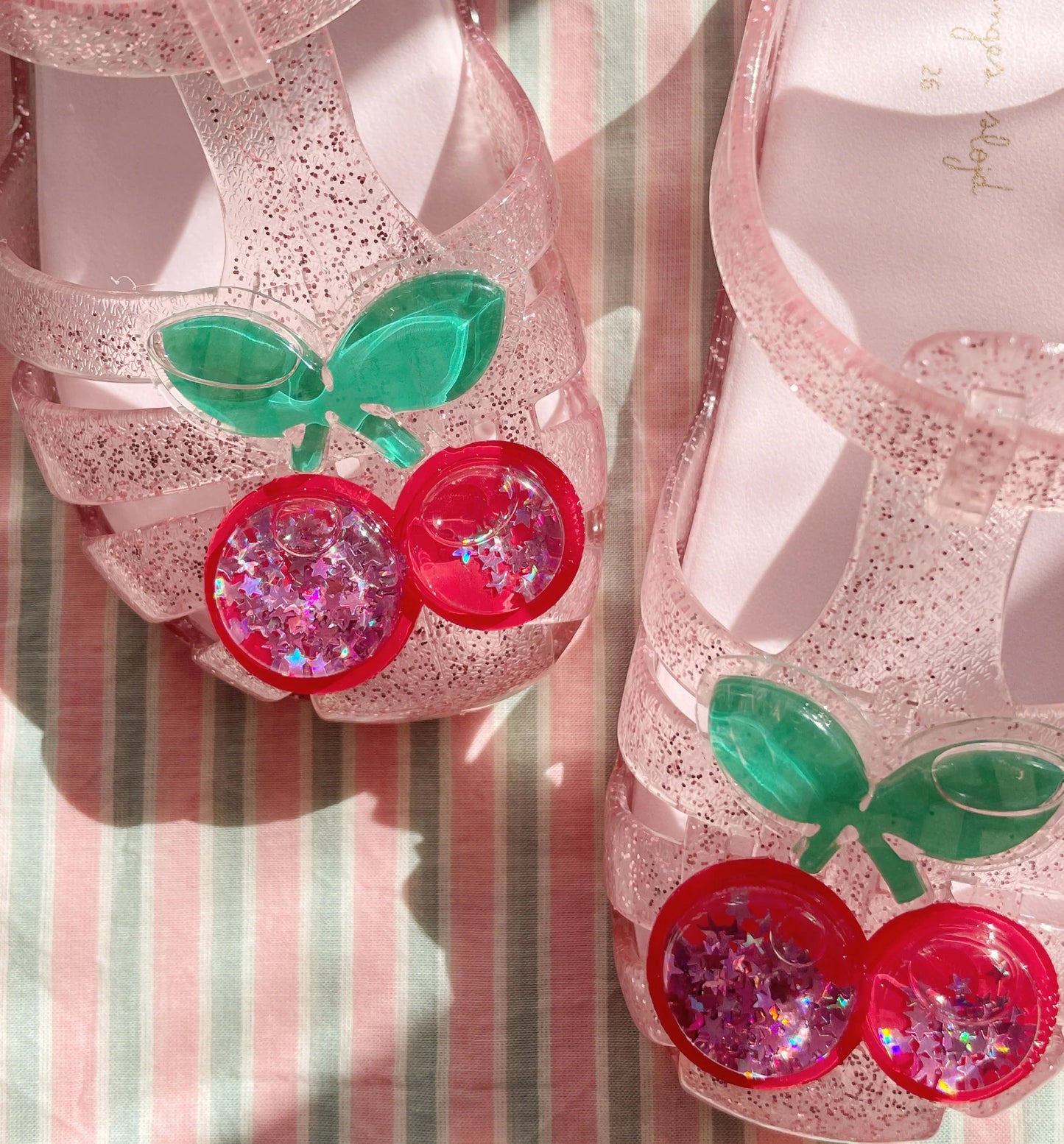 Lilo Sandal, Cherry