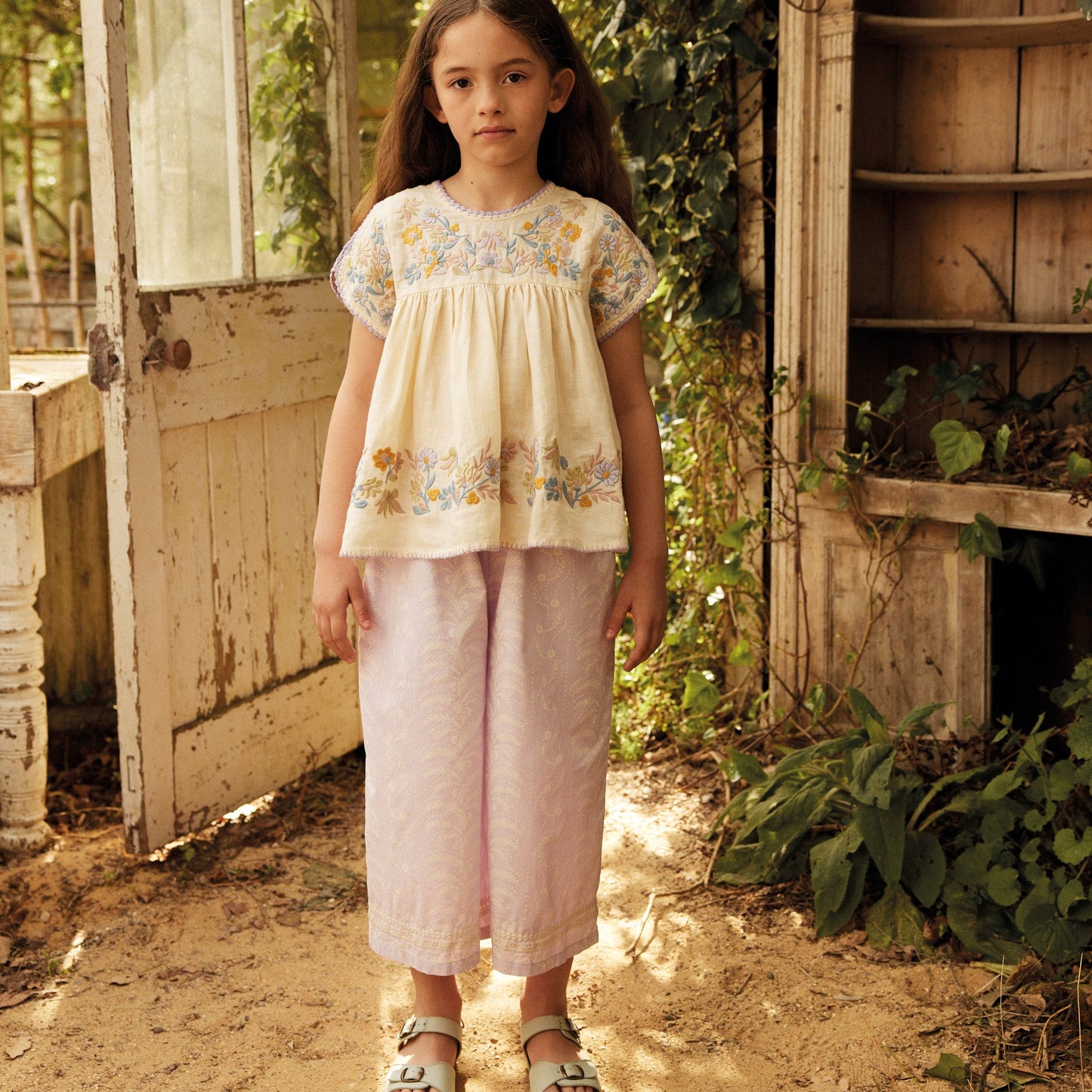 Millie Trouser, Wallflower