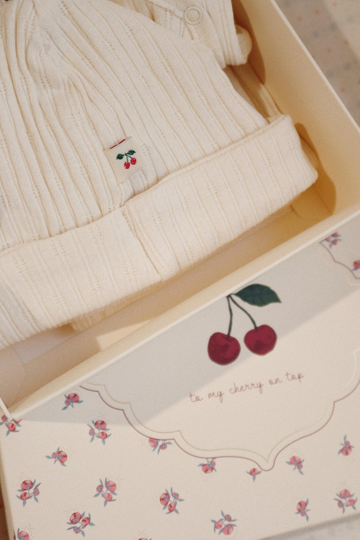 Nia Maternity Package, Cherry