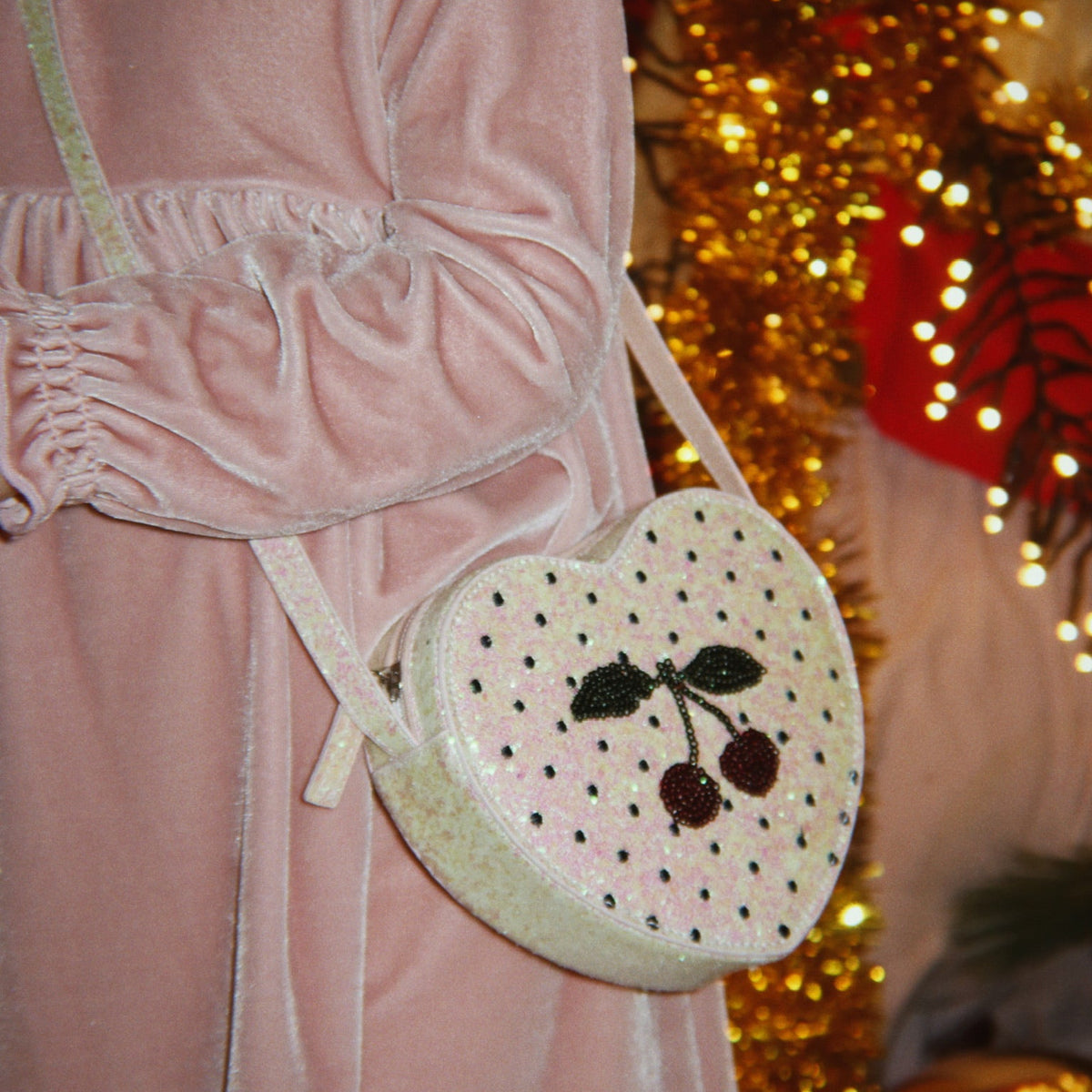 Tut Shoulder Bag, Cherry